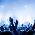 الإطاحة بمُتعهّد حفلات ‘وهمي’ يتحيّل على فنانين ومُغنيي راب